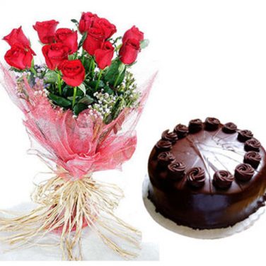 Cake With Red Rose Bunch