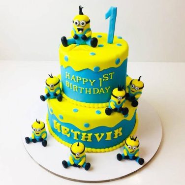 Minion cake