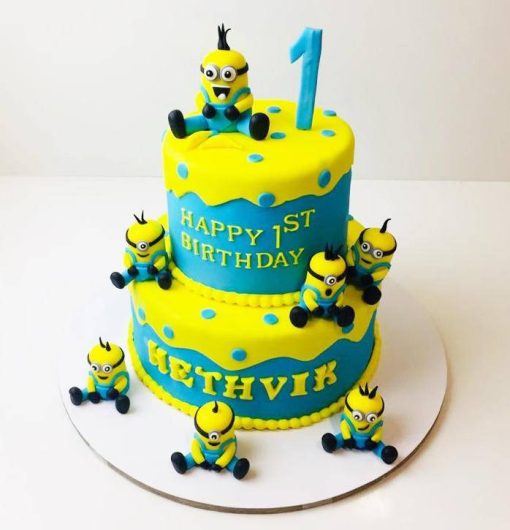 Minion cake