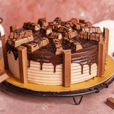 KitKat Flavour Cake