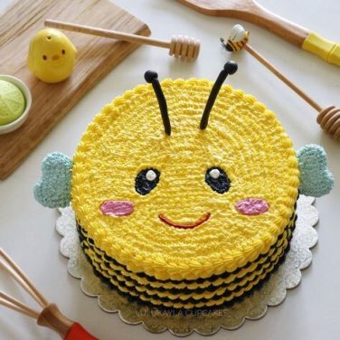 Honey Bee Buttercream Cake